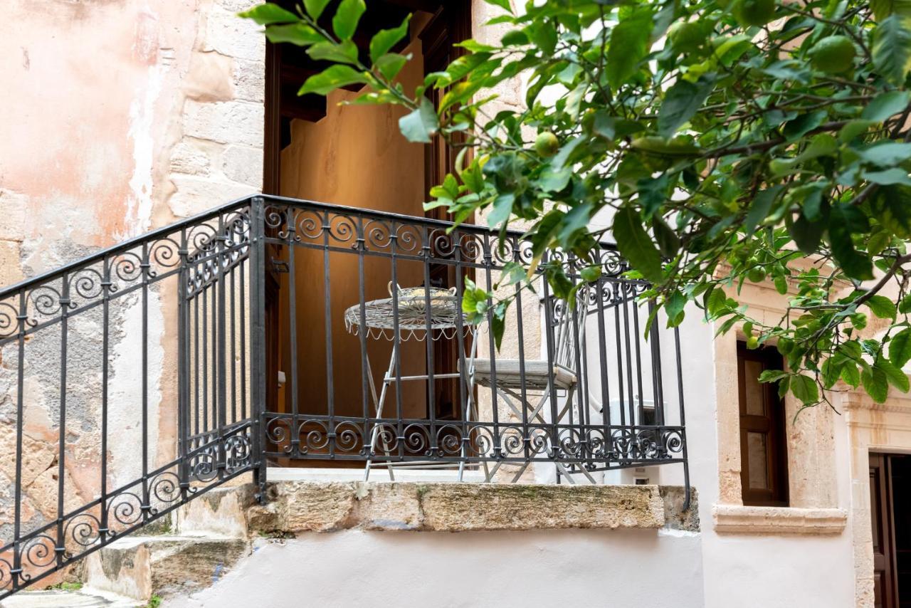 Oniros Residenza Vecchia Aparthotel Chania  Buitenkant foto